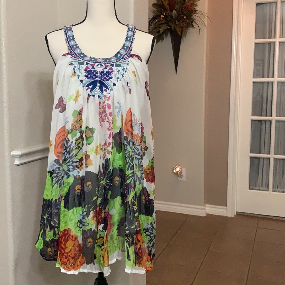 Rosa & Rose white and blue floral sheer print top Size 1X